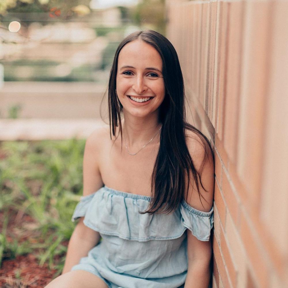 Meet your Posher, Chloe